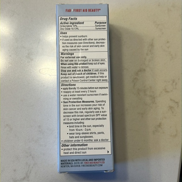 Brand new in box First Aid Beauty Ultra Repair - Picture 2 of 2